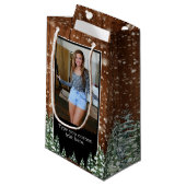 Zwart besneeuwd hout & bos dennen verjaardag foto klein cadeauzakje (Voorkant Gekanteld)