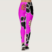 Zwart-bruine hondenpootjes roze leggings (Achterkant)