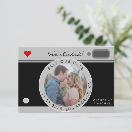 Zwart camerafotohuwelijk uniek sparen de datum save the date (Staand voorkant)