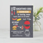 Zwart Chalkboard Achtertuin BBQ Verjaardag Uitnodi Kaart (Staand voorkant)
