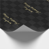 Zwart Check Patroon Modern Custom Faux Gold Script Cadeaupapier (Hoek)