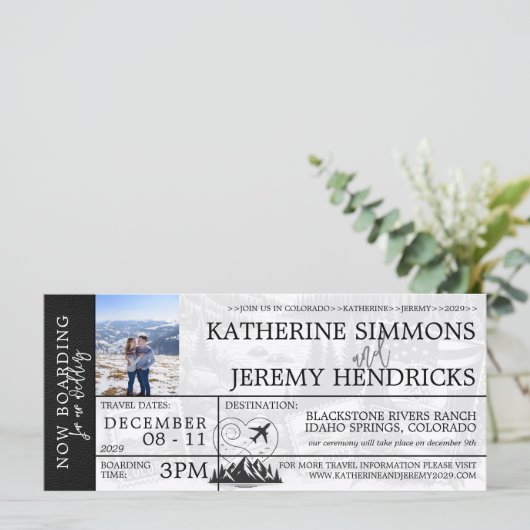 Zwart Colorado Bruiloft Boarding Pass uitnodigen (Staand voorkant)