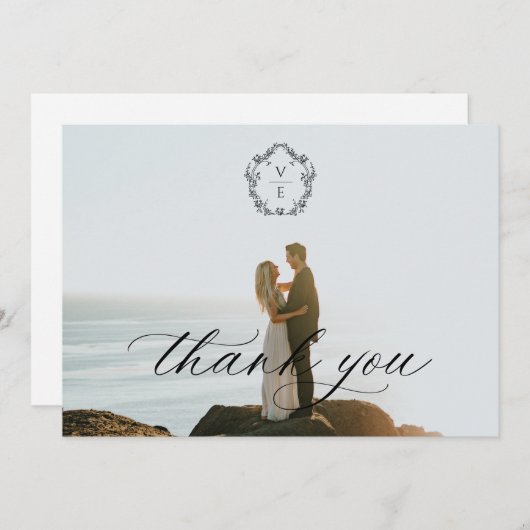  zwart crest monogram bruiloft foto bedankkaart (Voorkant / Achterkant)