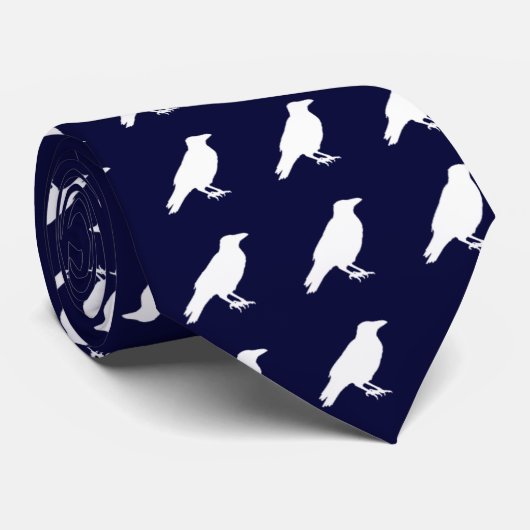 Zwart Crow Wit Silhouet op Navy Blue Stropdas (Opgerold)