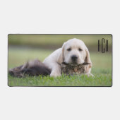 Zwart Drie Letter Monogram Pet Photo Bureaumat (Voorkant)