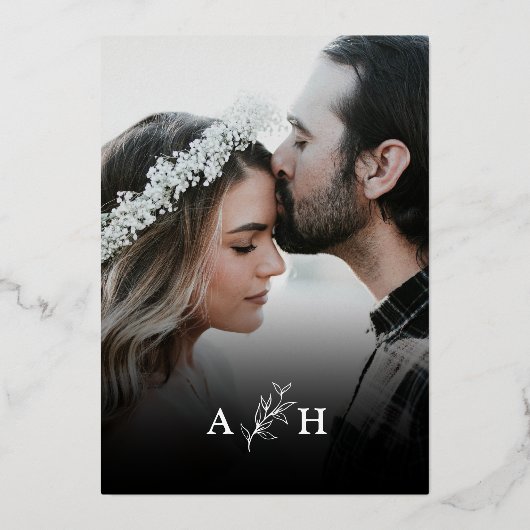 Zwart Echt Folie Monogram Foliage Foto Bruiloft Folie Uitnodiging (Achterkant)