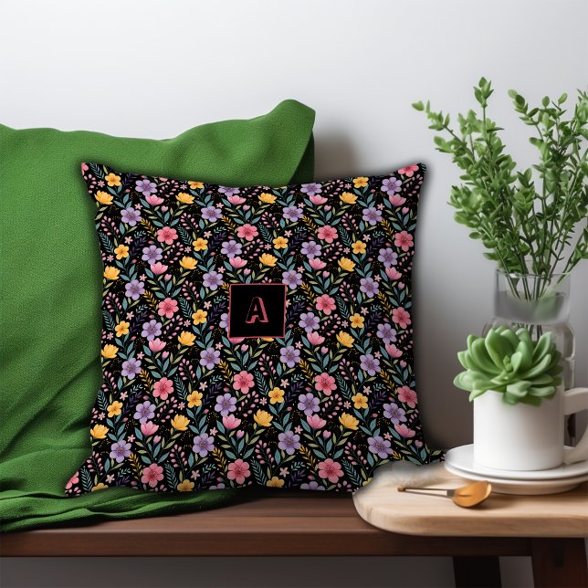 Zwart eenvoudig wilde bloem motief monogram kussen (Creator heeft geüpload)