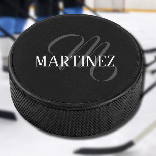 Zwart Elegant gepersonaliseerde achternaam   Naam Hockey Puck