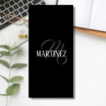 Zwart Elegant gepersonaliseerde achternaam | Naam Magnetisch Notitieblok<br><div class="desc">Zwart Elegant gepersonaliseerde naam. U kunt ervoor kiezen om jouw namen toe te voegen,  de naam van een geliefde of een speciaal bericht. Of het nu een oprecht geschenk is voor iemand die je dierbaar is of een persoonlijke traktatie,  de keuze is aan jou.</div>