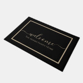 Zwart Elegant Script Familienaam Welkom Deurmat (Schuin)