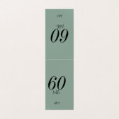 Zwart Elegante Kalligrafie Nummers op Sage Green Kaart (Buitenkant ongevouwen)