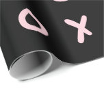 Zwart en Baby roze X O XO XO's Trendy Cute Cadeaupapier<br><div class="desc">aangepast verpakkingspapier</div>