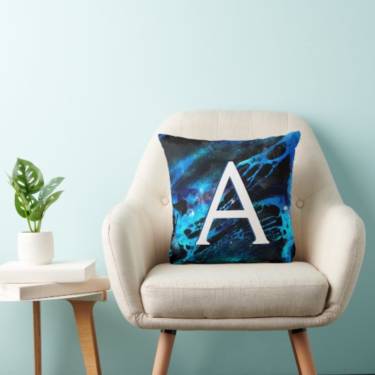 Zwart en blauw Galaxy Stars Monogrammed Initiaal Kussen (Stoel)