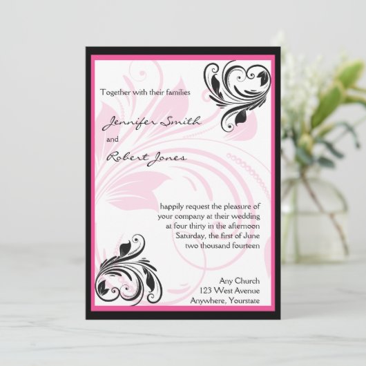 Zwart en Donker Roze Bloemen Bruiloft Uitnodiging (Staand voorkant)