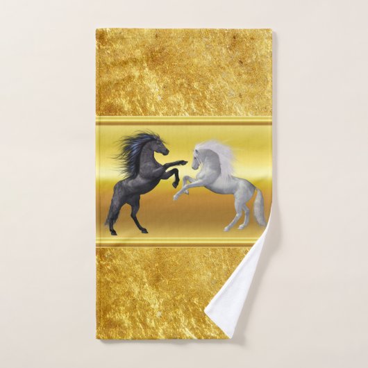 Zwart en een wit paard dat vecht bad handdoek (Handdoek)