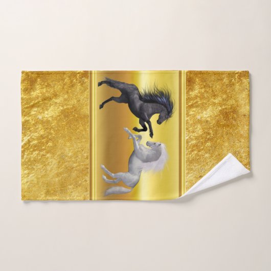 Zwart en een wit paard dat vecht bad handdoek (Handdoek)