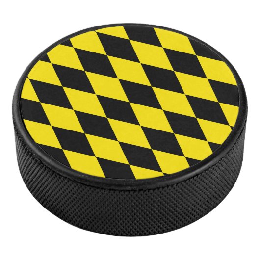 Zwart en geel Bavaria Diamond Flag Patroon Hockey Puck (3/4)