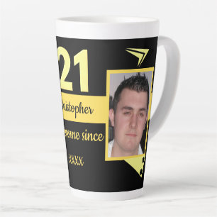 Zwart en geel met naam 21ste verjaardag foto latte mok