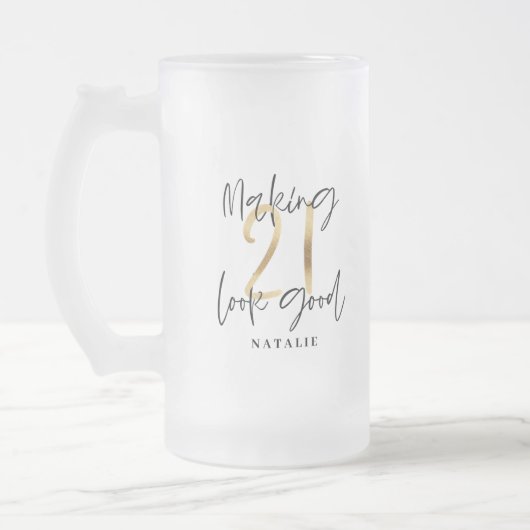 Zwart en goud 21ste verjaardag modern script stijl matglas bierpul (Links)