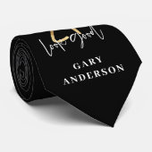 Zwart en goud 21ste verjaardag modern script stijl stropdas (Opgerold)