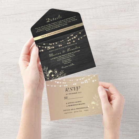 Zwart en goud Fairy Lights bruiloft All In One Uitnodiging (Afscheurbaar)
