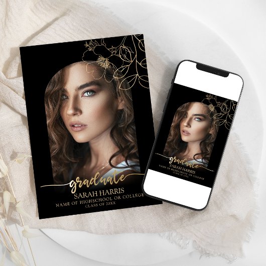 Zwart en Goud | Foto met Boog Afstuderen Aankondiging