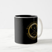 Zwart en goud golfclub naam gepersonaliseerd tweekleurige koffiemok (Voorkant rechts)