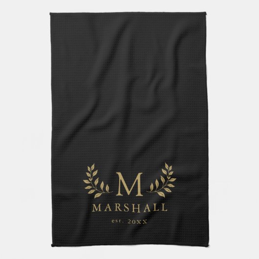 Zwart en Goud Modern Bloemmonogram Familienaam Theedoek (Verticaal)