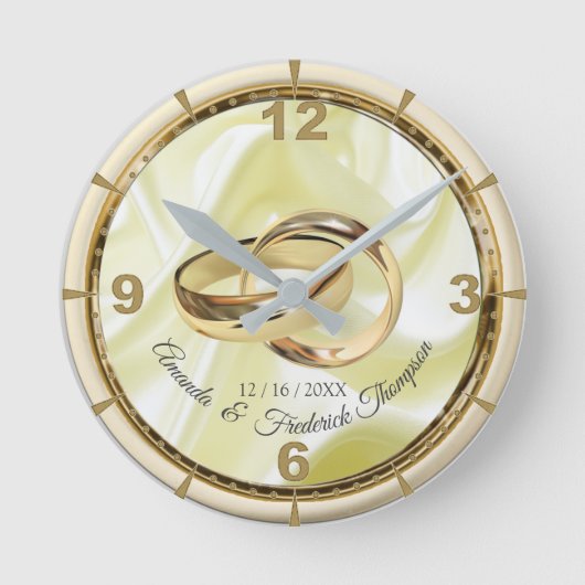 Zwart en goud op Champagne Silk Wedding Gift Clock Ronde Klok (Voorkant)