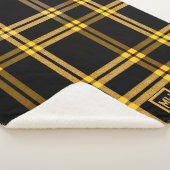 Zwart en goud plaid tartan monogram sherpa deken (3/4)