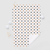Zwart en goud polka dots patroon monogram golfhanddoek (Insitu)