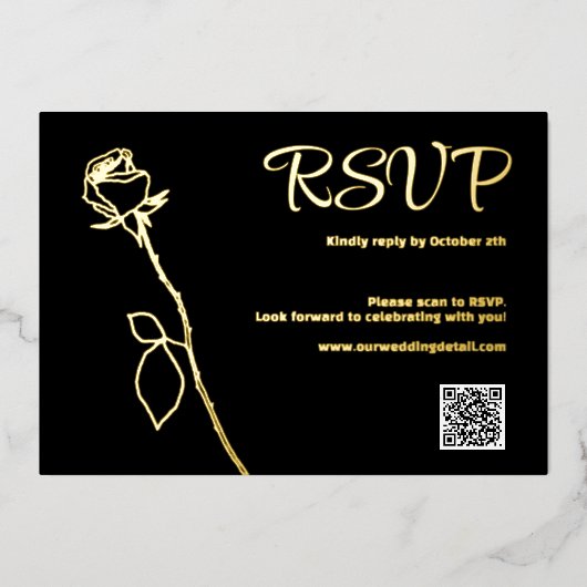 Zwart en Goud Roos knop QR code RSVP Bruiloft Folie Feestdagenkaart (Voorkant)