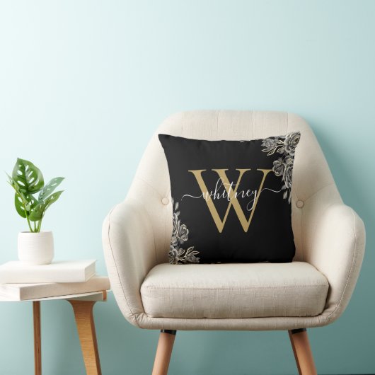 Zwart en Goud Rozen Bloemen Monogram Script Naam Kussen (Stoel)