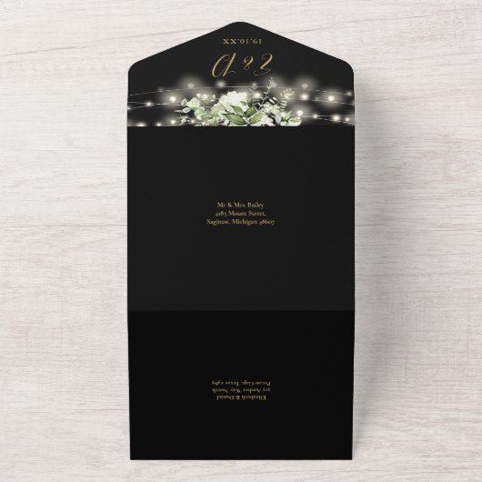 Zwart en Goud String Lights Greenery Wedding All In One Uitnodiging (Buitenkant)