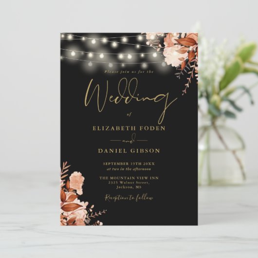 Zwart en goud String Lights QR Code Herfst Bruilof Kaart (Staand voorkant)