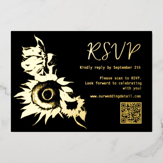 Zwart en Goud Zonnebloem QR code RSVP Bruiloft Folie Feestdagenkaart (Voorkant)