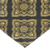 Zwart en gouddecoratief tafelkleed (Gekanteld)