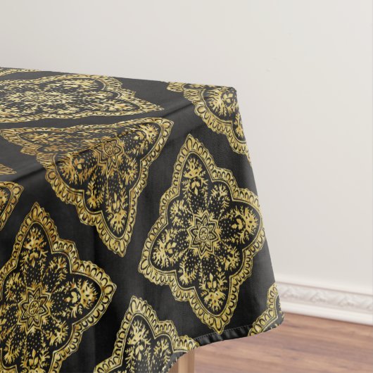 Zwart en gouddecoratief tafelkleed (Voorbeeld)