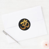 Zwart en Gouden Folie Om Symbool Ronde Sticker (Envelop)