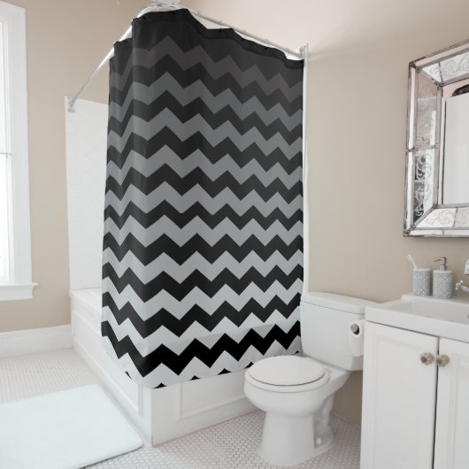 Zwart en grijs Blend Chevron Pattern | DIY-kleur Douchegordijn (In situ)