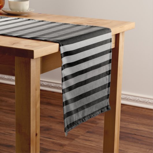 Zwart en grijs Camouflage getextureerde lijn strep Korte Tafelloper (Voorbeeld)