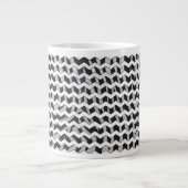 Zwart en grijs Chevron Zebra patroon Grote Koffiekop (Voorkant)