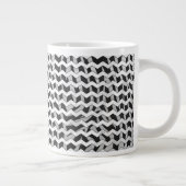 Zwart en grijs Chevron Zebra patroon Grote Koffiekop (Rechts)