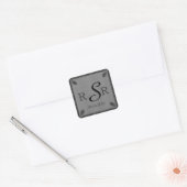 Zwart en Grijs Damast Bruiloft Monogram Vierkante Sticker (Envelop)