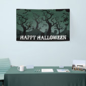 Zwart en grijs kerkhof, spooky bomen Halloween Spandoek (Beurs)