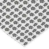 Zwart en grijs Tiki Patroon Korte Tafelloper (Hoek)