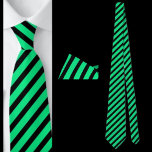 Zwart en groen gestreepte Abstract patroonpatroon  Stropdas<br><div class="desc">Zwart en groen gestreepte Abstracte patroonpatroon Stropdas.</div>