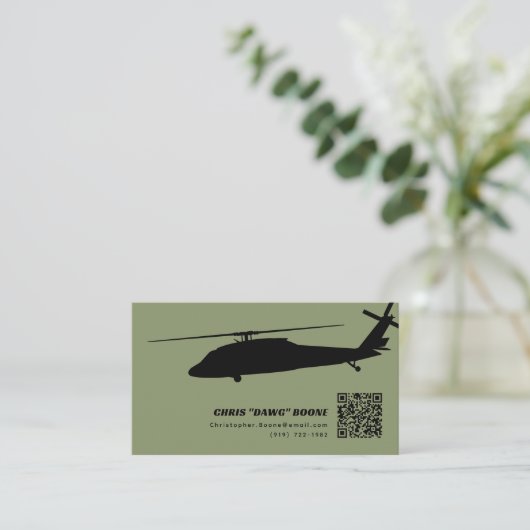 Zwart en Groen Moderne Blackhawk Helikopter Visitekaartje (Staand voorkant)