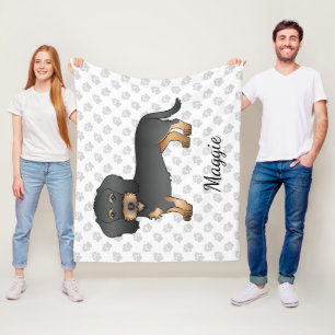 Zwart En Lichtbruin Ruwharige Dachshund Hond Met N Fleece Deken