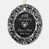 Zwart en metaalzilver 25th Wedding Jubileum Keramisch Ornament (Links)